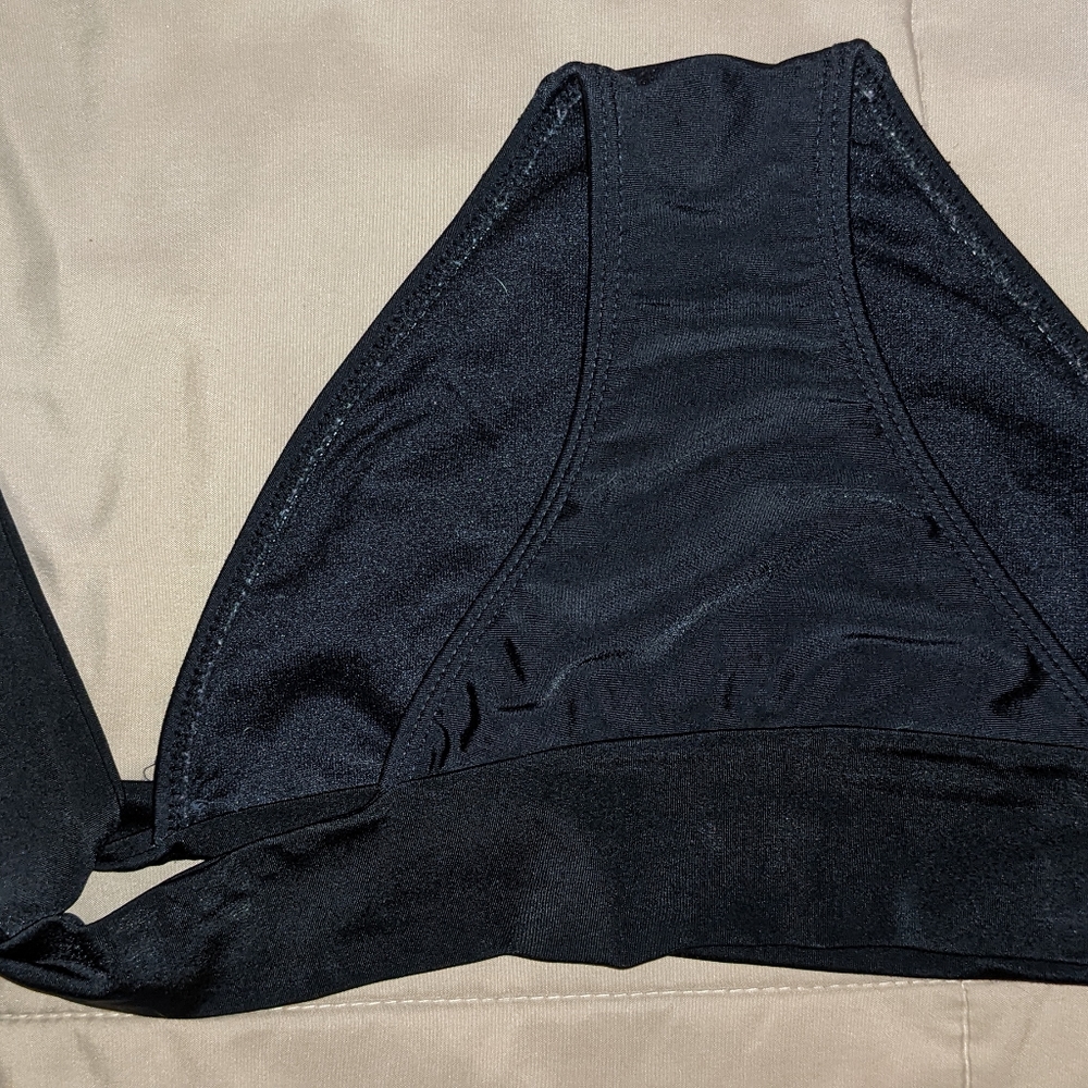 Gorgeous Bikini With 2 Separate Matching Bottoms. - image 6